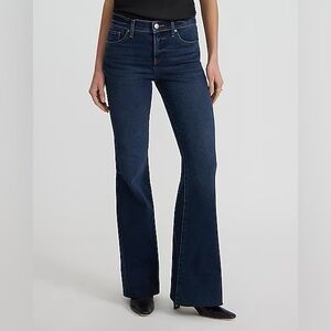 Express Mid Rise Dark Wash Hyper Sculpt '70s Flare Jeans size 02 SHORT